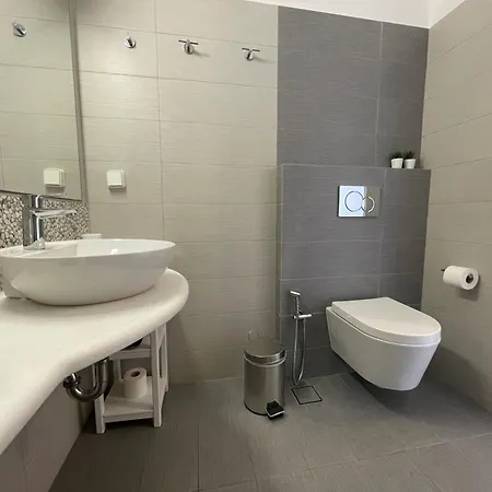 Anna's Appartement Piso Livadi