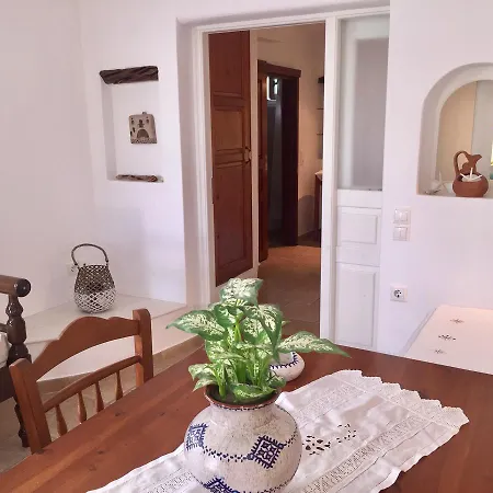 Anna's Piso Livadi